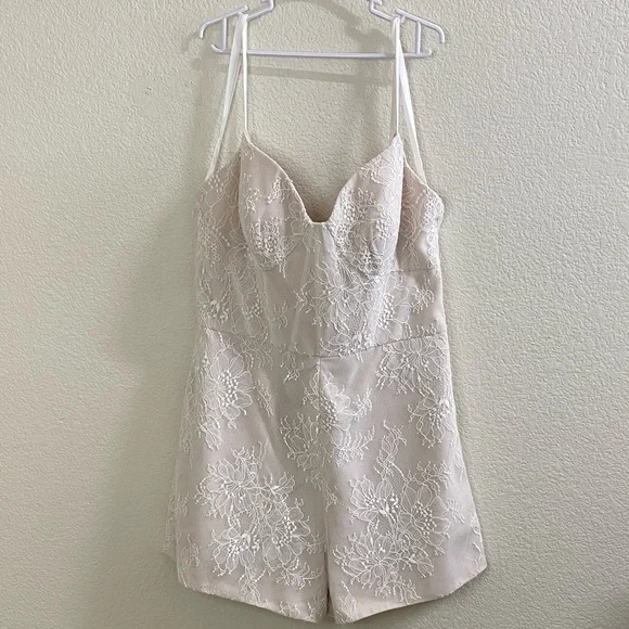 BHLDN Hayley Paige Ivory Floral Lace Shorts Jumpsuit size 4 Bridal - Picture 5 of 5